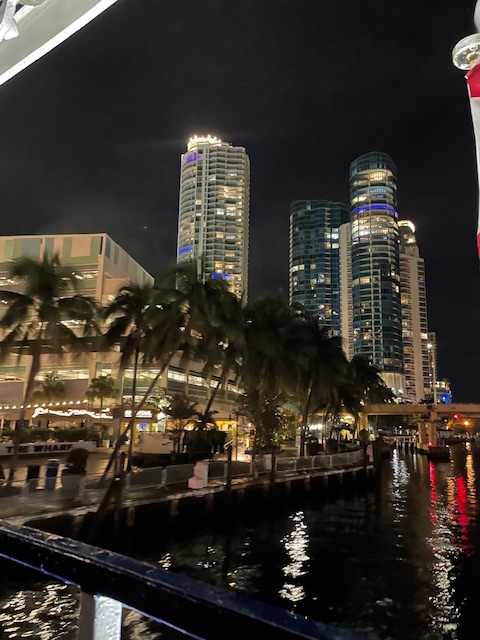 {Spring Break Miami} Jungle Queen Riverboats Tropical Isle Dinner &&nbsp;Show